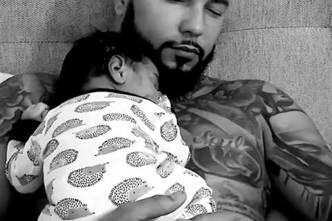 Teen Mom Cheyenne Floyd shares sweet new photo of fiancé Zach cuddling their newborn son Ace