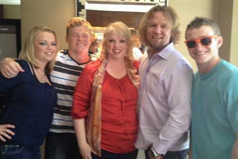 Sister Wives’ Janelle Brown moves into a TRAILER after her Arizona rental home is sold amid..