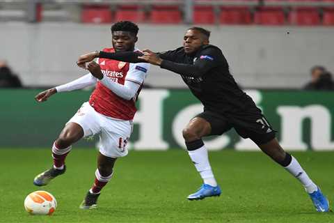 Arsenal have chance to sign Nuno Tavares after opening talks as Benfica left-back ‘dreams’ of..