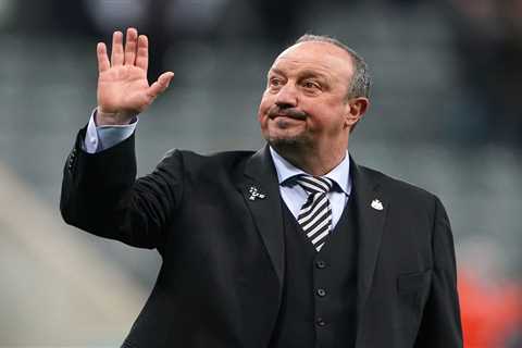 Rafa Benitez’s Everton move under threat after Fenerbahce launch last-minute bid for ex-Liverpool..