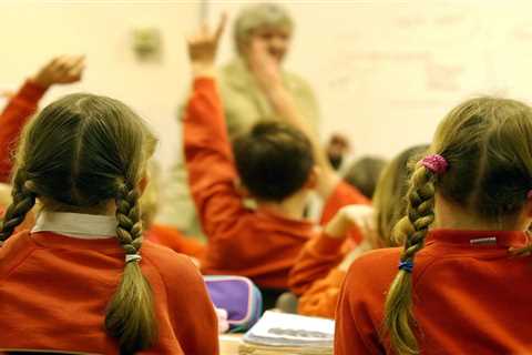 Staggering 1 in 20 pupils off school and self-isolating because of Covid contact