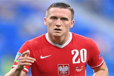 Arsenal ‘in talks to sign Napoli playmaker Piotr Zielinski’ but £95m transfer release clause a..