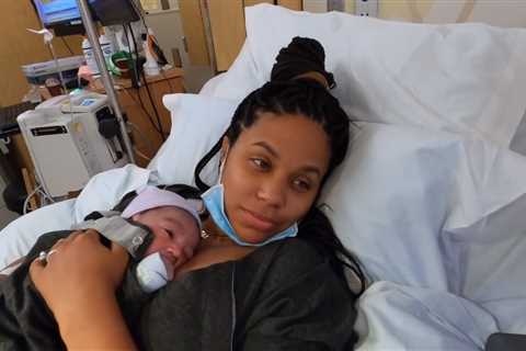 Teen Mom Cheyenne Floyd shares never-before-seen hospital footage of herself giving birth to..