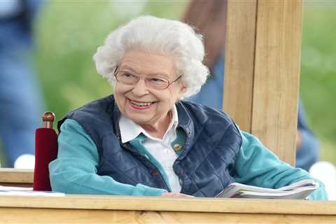 Queen beams as she arrives at Royal Windsor Horse Show