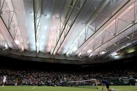 What is latest play time at Wimbledon and does the All England Club have a curfew?