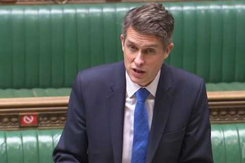 Gavin Williamson SCRAPS school bubbles from August 16 following clamour of parents and MPs