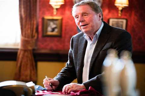 Harry Redknapp props up the Queen Vic bar in first look at EastEnders cameo as he gives Mick Carter ..