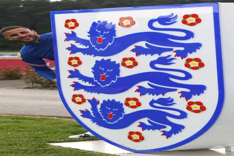 Kyle Walker urges England fans to produce deafening roar as Three Lions hit pool before Euro 2020..