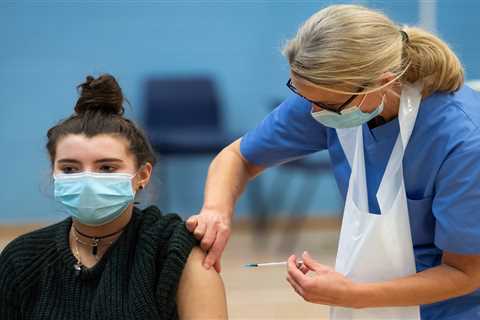 Risk of illness or death from Covid ‘extremely low’ in kids as 99.995% of young people with bug..
