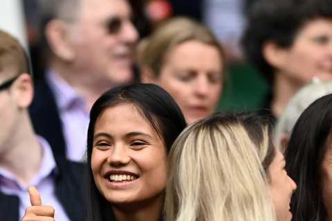 Smiling Emma Raducanu back at Wimbledon for first time since ‘breathing problems’ forced retirement ..