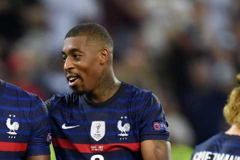 Paul Pogba ‘to make decision on Man Utd stay or PSG transfer in next few days’