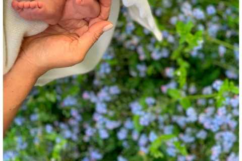 Meghan Markle &amp; Prince Harry ‘could share snap of Lilibet’s feet’ for first picture of baby..