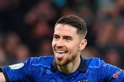 Why does Jorginho play for Italy, has he played for Brazil and how many Brazilians are in the Italy ..