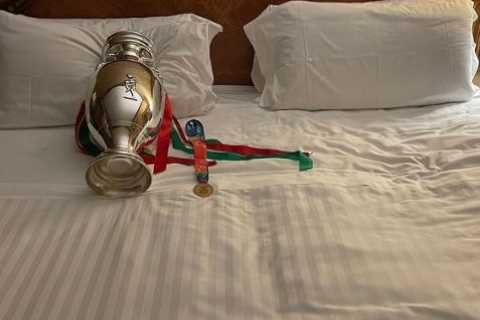 Italy legend Giorgio Chiellini sleeps with Euro 2020 trophy and winners medal after beating England ..