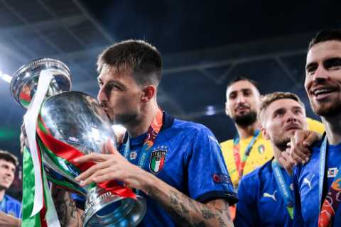 Arsenal ‘want Manuel Locatelli transfer this summer but will only pay £40m as Juventus also target..