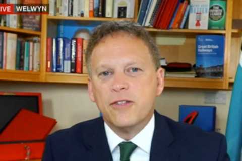 Grant Shapps to dress down Malta for barring Brits double jabbed with AZ vaccine from India
