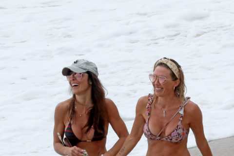 RHOC’s Braunwyn Windham-Burke &amp; girlfriend Fernanda show PDA in teeny bikinis after split from..