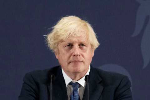 Boris Johnson and Cabinet engulfed in Covid crisis and face isolation after Sajid Javid tests..