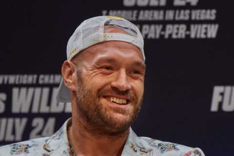 Tyson Fury asks legendary trainer Freddie Roach to re-join team for Deontay Wilder trilogy fight