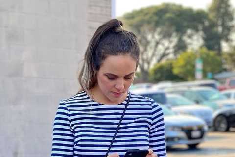 Jinger Duggar shows off her legs in short dress on date with husband Jeremy as she IGNORES dad Jim..