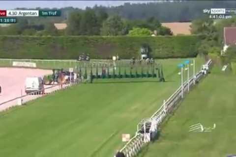 Watch dramatic moment horse race is abandoned halfway through after stalls get stuck in track