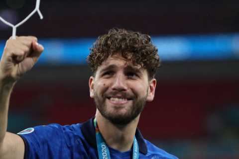 Arsenal ‘outsiders’ in Manuel Locatelli transfer race but ARE willing to match Sassuolo’s £34m..