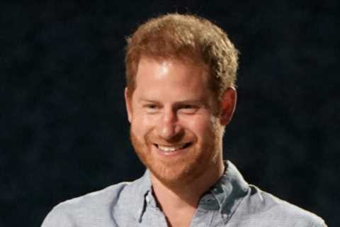 Palace ‘should be afraid’ of Prince Harry’s memoir – as insider reveals book news met with ‘big..