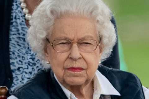 ‘Selfish’ Prince Harry is being ‘disrespectful’ to the Queen by releasing memoir in her Jubilee..