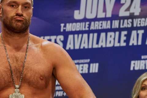 Tyson Fury racing back for birth of sixth child after leaving coronavirus isolation with Deontay..