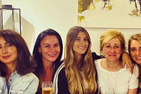 Emmerdale’s Charley Webb reunites with co-stars for night out after it’s revealed she has ‘no..