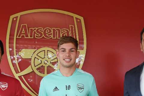 Emile Smith Rowe signs new long-term Arsenal contract and officially given iconic No10 shirt in..