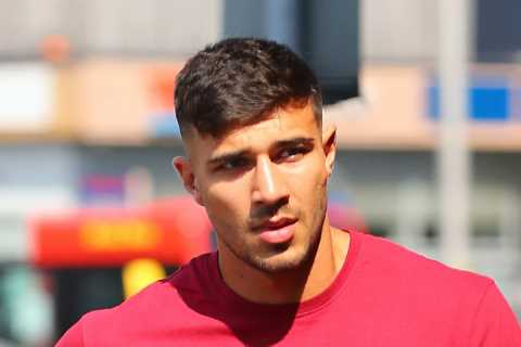 Tommy Fury shows off £100,000 Mercedes just days after buying £124,000 BMW