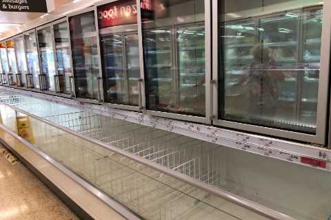 Shoppers reassured there IS enough food for everyone as panic buyers strip shelves amid Pingdemic