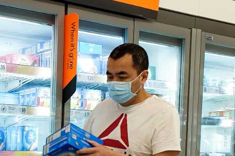 No 10 ‘very concerned’ about food shortages but public warned ‘don’t panic buy’ as Pingdemic..