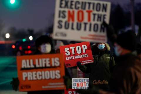 U.S. withdraws Trump-era requests to seek the death penalty in 7 cases, signaling a shift under..