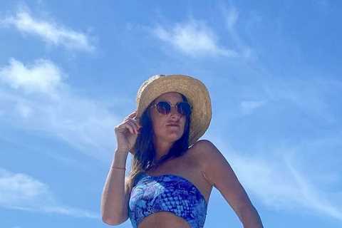 Teen Mom Leah Messer stuns in swimsuit &amp; poses on a yacht before flying back home from..