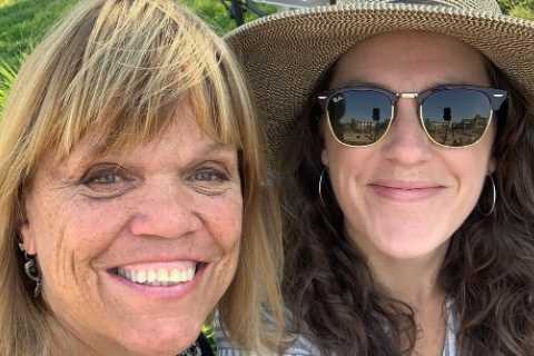 Little People’s Amy Roloff shares rare photo of daughter Molly, 27, years after she quit reality..