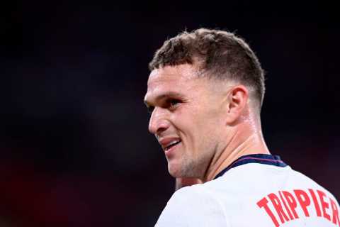 Man Utd ‘still want Trippier and a new midfielder but face selling Pogba or Lingard to fund..