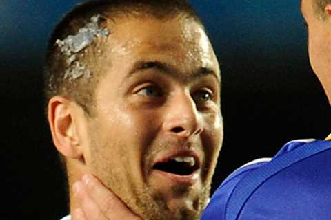 Watch Joe Cole make his boxing debut with Chelsea legend ‘buzzing’ after entering ring aged 39