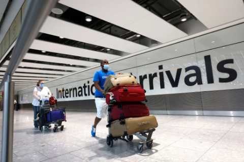 Boris Johnson set to ‘reopen UK for double-jabbed American and European travellers from next month’