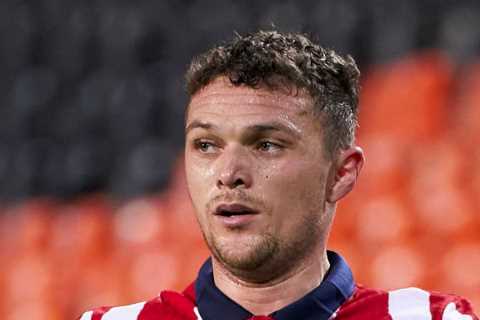 Man Utd transfer target Kieran Trippier happy to wait for move with Red Devils needing to sell..