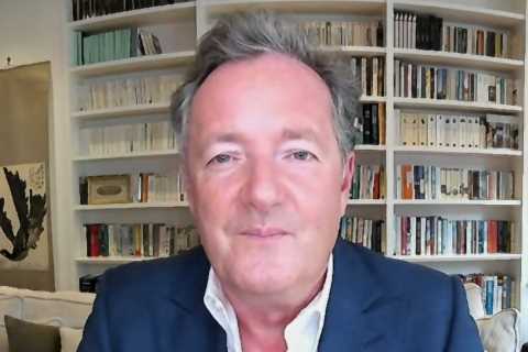 Piers Morgan posts picture of his downstairs loo – with toilet paper of his OWN face