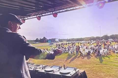 Racing League kicks off in style with Bumble on the DJ decks and a huge price winner for Hayley..