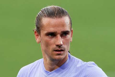 Man Utd ‘offered Antoine Griezmann in shock swap transfer with Victor Lindelof heading to Barcelona’