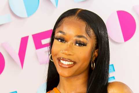 Love Island fans ‘spot’ Salma wasn’t actually in her bed last night – insisting shot of her was..