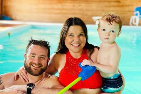 Amy Duggar stuns in a red bikini with husband Dillon and son, 2, as she continues to break family’s ..