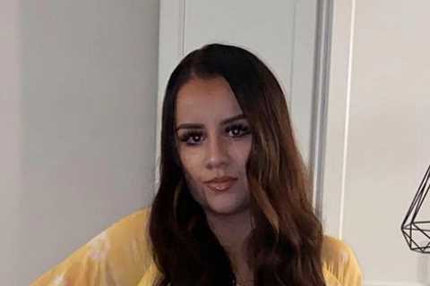 Teen Mom Kayla Sessler almost slips out of tight yellow dress in new photo as fans praise the star..