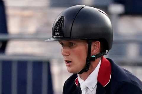 Team GB’s Tom McEwen denied Olympic double gold as final rider records history-making round to win..