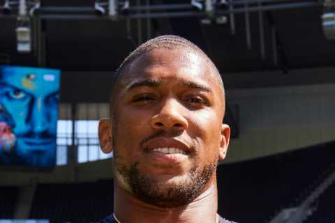 Anthony Joshua tipped to KO Tyson Fury in the last nine minutes’ of undisputed heavyweight fight..