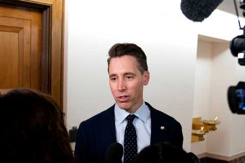 Debate Over Presidential War Powers Sets Up Test for a Divided G.O.P.